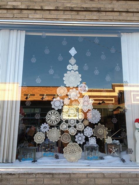 Awesome DIY Christmas Retail Holiday Displays On A Budget (6) | Christmas window decorations ...