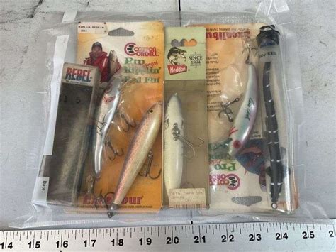 Vintage fishing lures - Legacy Auction Company