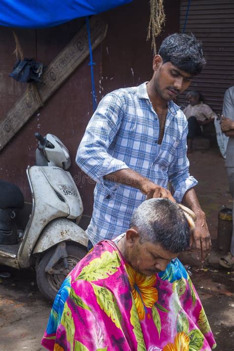 Dharavi Neighbourhood in Mumbai India Editorial Stock Image - Image of male, india: 164271459