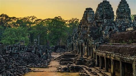 Sunset at Wat Bayon - One of the best spots in Angkor. by freiaufreisen ...