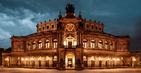 Semperoper Dresden bei Nacht erleben - Abendführung durch die Oper