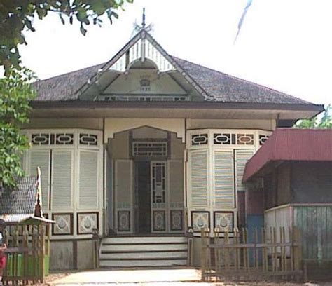 Rumah Adat Banjar ~ Banjarmasin-Culture