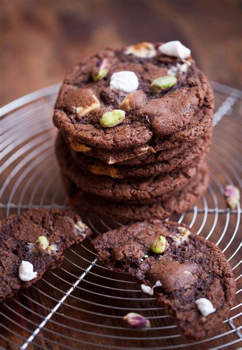 Rocky road cookies – SÖTA SAKER. Amerikanska cookies med extra allt.