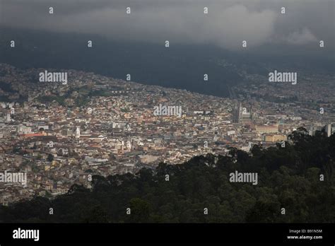 Quito ecuador skyline hi-res stock photography and images - Alamy