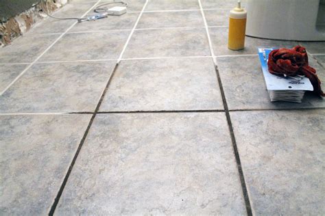 Light Gray Floor Tile With Dark Grout - markanthonystudios.net