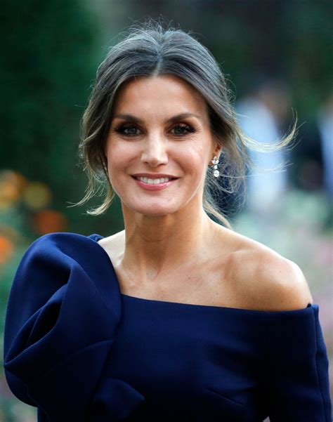 QUEEN LETIZIA OF SPAIN Arrives at Grand Palais in Paris 10/05/2018 ...