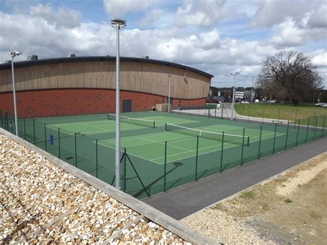 Tennis Courts, Surrey Sports Park © Colin Smith cc-by-sa/2.0 :: Geograph Britain and Ireland