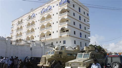 Car bombs strike hotel in Somali capital