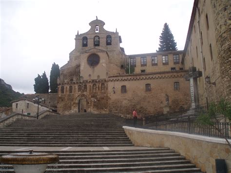 File:Monasterio de Oña--Exterior 2.JPG - Wikimedia Commons