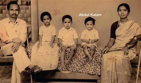 Childhood picture of Dr APJ Abdul Kalam with family goes viral on Facebook! Real or Fake - India.com