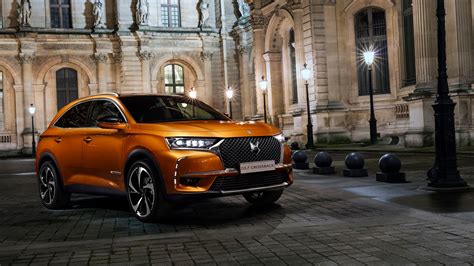 DS 7 Crossback SUV debuts with a hybrid engine, handsome design