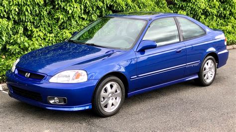 A 20-Year-Old 2000 Honda Civic Si Just Sold for $50,000