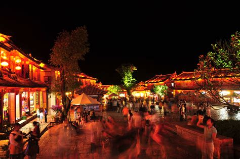 Lijiang Bar Street – Wendy Wei Tours