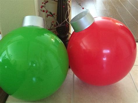 Giant ornaments. Easy to do. Big bouncy balls+plastic cup+ wire. | How to make ornaments ...