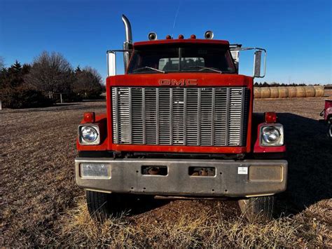 1982 GMC Brigadier Grain Truck - Gavel Roads Online Auctions