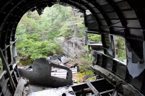 ROAD TRIP WORTHY: This New Hampshire Hike Will Lead You to 1950's Plane ...