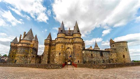 Best Castles in France - Historic European Castles