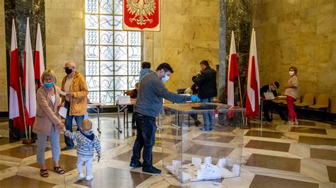 Poland’s Presidential Election Too Close to Call - The New York Times