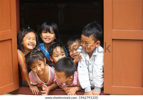 Lao People: Over 75,359 Royalty-Free Licensable Stock Photos | Shutterstock