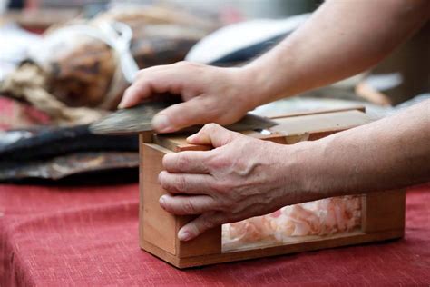 Shio Katsuo Making Process and Katsuobushi Shaving Experience - FIEJA