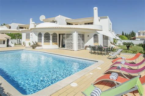 Villa to rent in Albufeira, Algarve with private pool | 204312