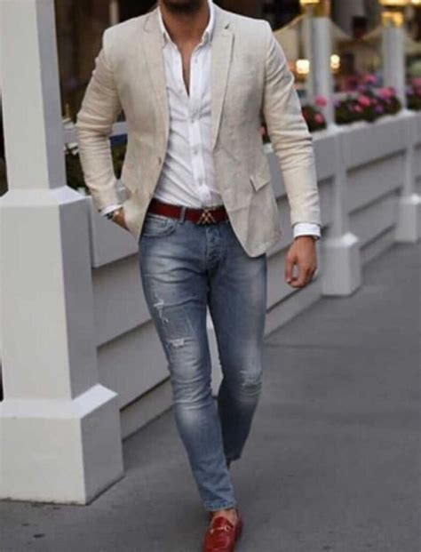 Beige linen blazer, white shirt and jeans. Man in a big city. | Mens fashion blazer, Blazer ...