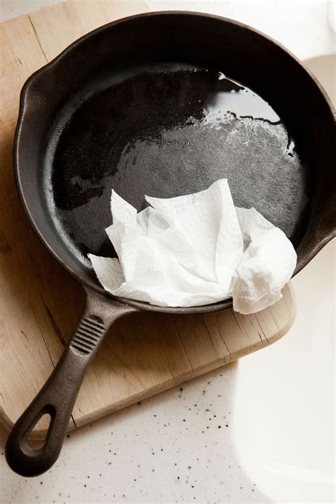 How To Restore a Rusty Cast Iron Skillet | Kitchn