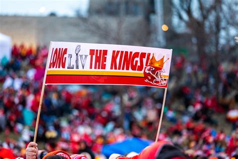 Photos: Chiefs fans converge on downtown KCMO for parade