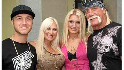 Hulk Hogan wants his family back together - In Touch Weekly