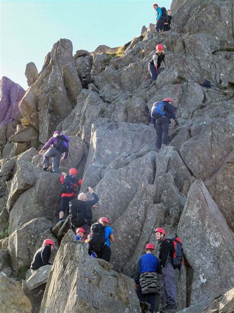 Tryfan - The Best Routes and Scrambles | Walking In Eryri Snowdonia | Glyderau