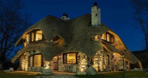 Mushroom House Tours | GEM Car Tours of Mushroom Houses of Charlevoix, Michigan