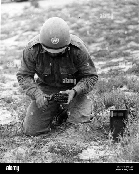 Sverre a borretzen current ntb mines mining un soldiers soldiers hi-res stock photography and ...