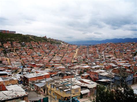 C64-92 - poverty & slums Bogota, Colombia - via Flickr - NIMD