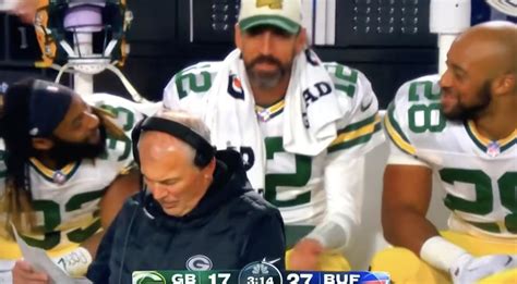 NFL World Reacts To The Aaron Rodgers Sideline Video - The Spun