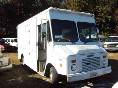 Grumman Step Van 14ft Cargo 14ft Aluminum Step Van Side door Barn Doors ...