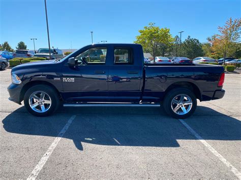 Pre-Owned 2017 Ram 1500 Express 4×4 Quad Cab 6’4 Box 4WD Crew Cab Pickup