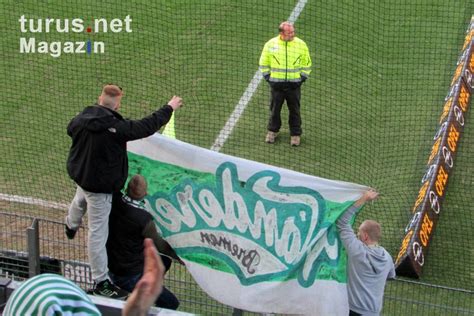 Foto: Fans des SV Werder Bremen in Freiburg - Bilder von SV Werder ...