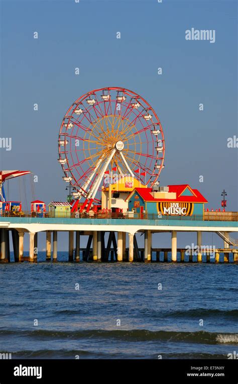 Galveston Island Historic Pleasure Pier, Galveston, Texas, USA Stock Photo - Alamy