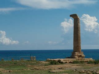 Pillar | Pillar next to the Mediterranean Sea | Peter Siroki | Flickr