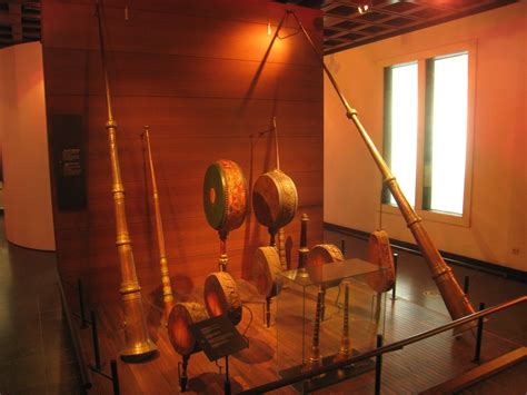 File:Wind instruments - Musical Instrument Museum, Brussels - IMG 3987 ...