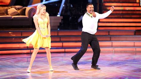 'Fresh Prince' star Alfonso Ribeiro flaunted his classic moves on ...