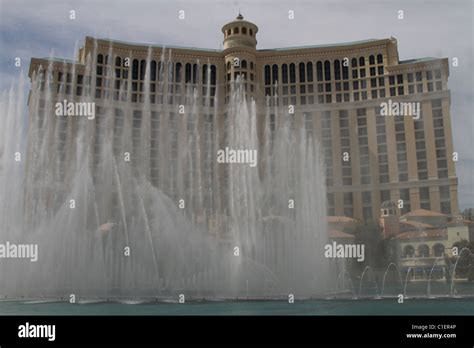 bellagio fountain show las vegas Stock Photo - Alamy