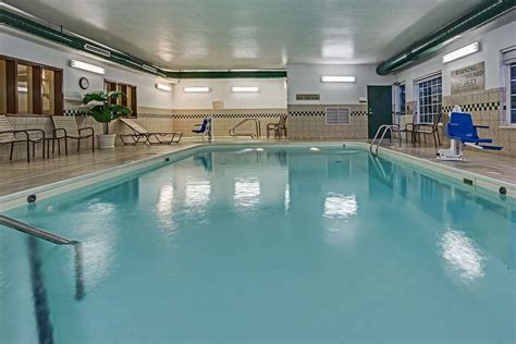 hotels in huntington wv with hot tub in room - Rozella Winter