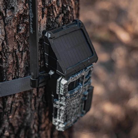 Spypoint Link-Micro-S LTE wireless trail camera with solar panel | Trailcamera.eu