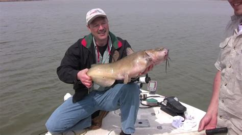 Catfish Fishing - Secrets, Tricks, and Tips to Catching Big Catfish - Part 1 - YouTube