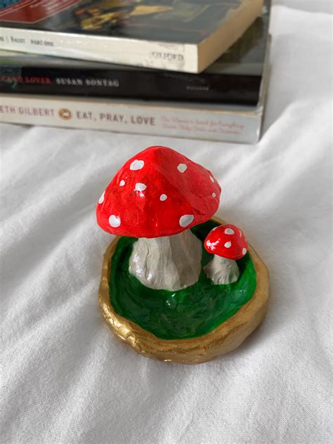 Polymer Clay Mushroom Trinket Dish/ Ring Catcher | Diy clay crafts, Clay crafts, Clay art