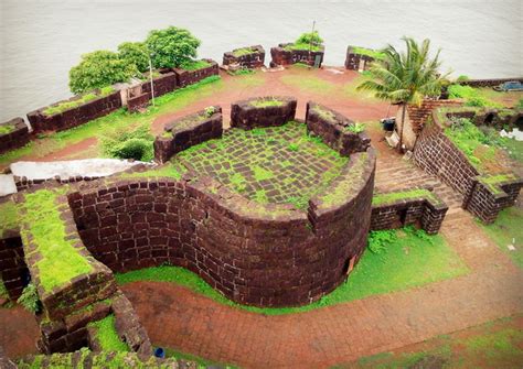 vijaydurg fort and beach photo gallery - sindhudurg district | Konkan ...