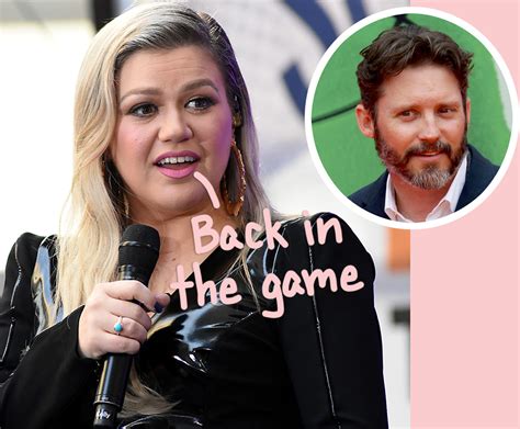 Kelly Clarkson Is Apparently 'Open To Dating Again' Following Divorce ...