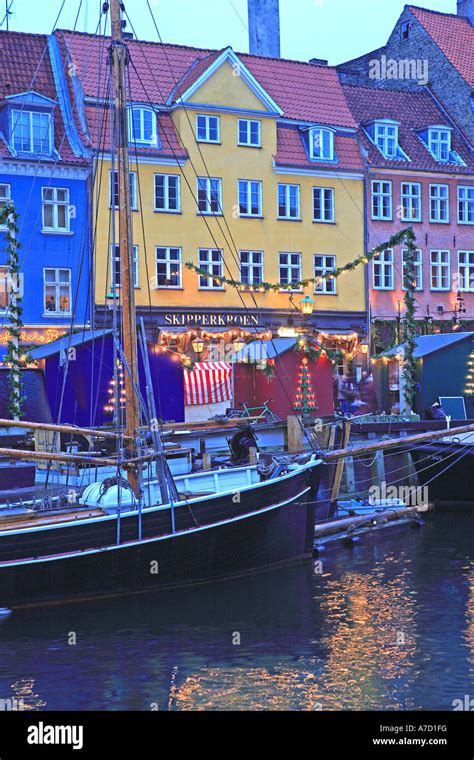 Nyhavn, Christmas Market, Copenhagen Stock Photo - Alamy