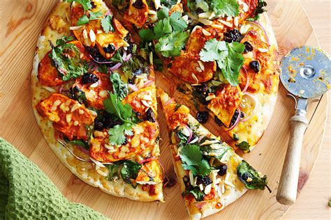 Tandoori chicken pizza | Recipe | Tandoori chicken pizza, Greek roasted ...